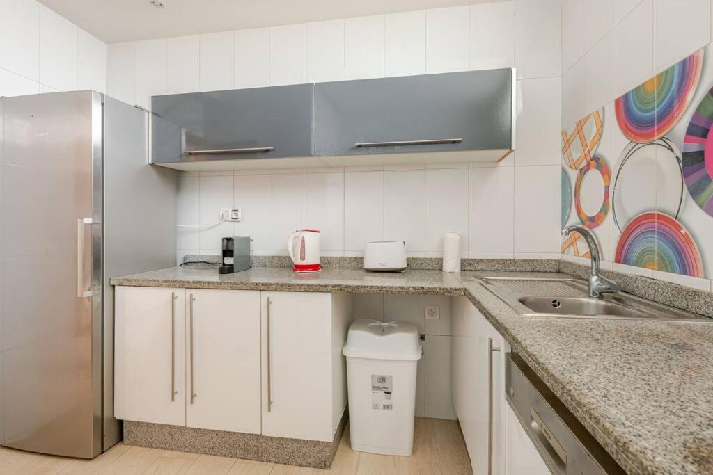 Beachfront Escape - Panoramic View And Spacious Terrace